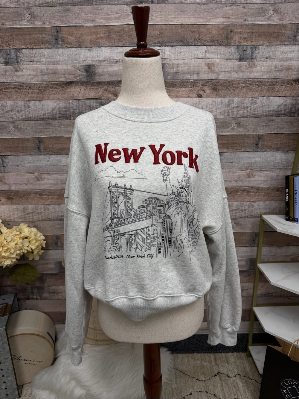 Abercrombie Gray New York Pullover Sweatshirt Medium